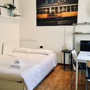 Cozy Central Studio - Porta Romana , Milan Italy